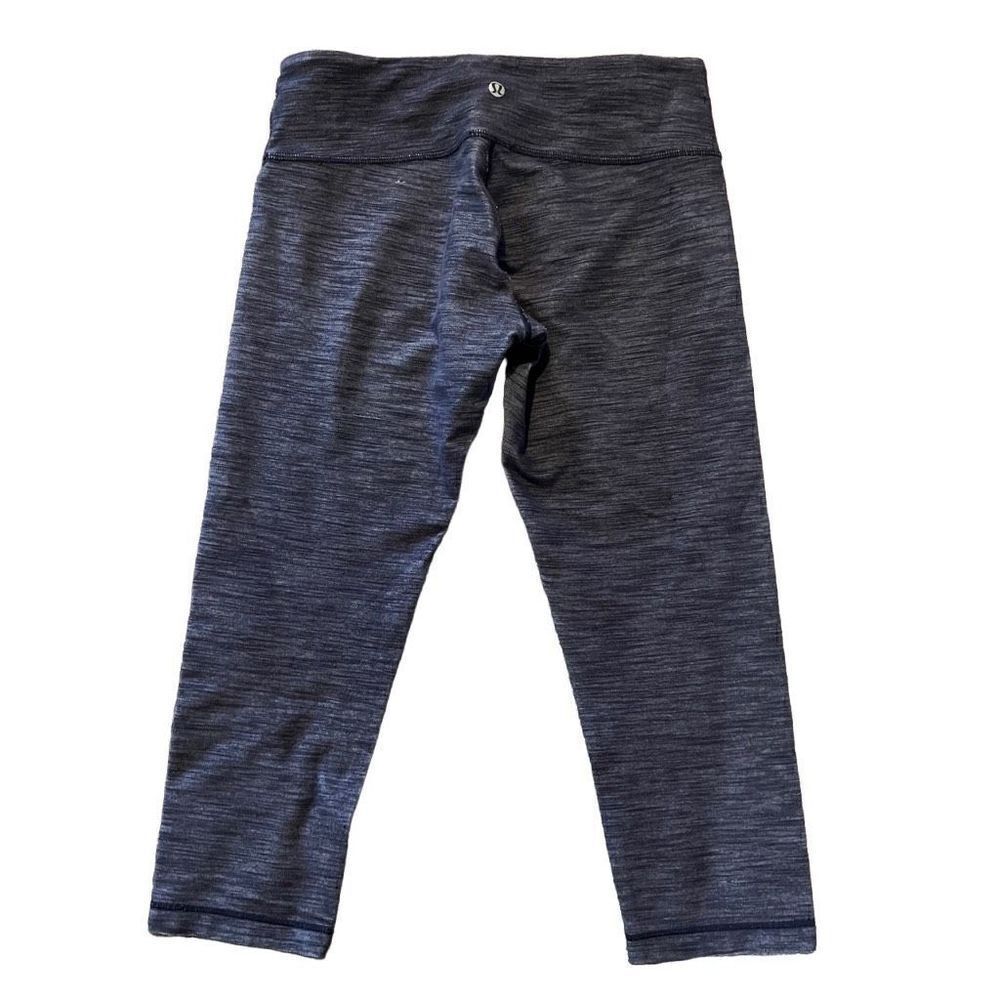 Lululemon Blue Cropped Leggings Size 6